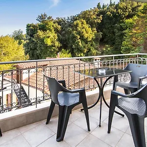 Marina's Elegance Apart Otel